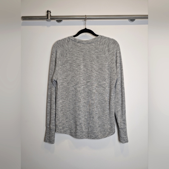 Athleta Mindset Gray Grey Raglan Long Sleeve Shirt Soft Modal Athleisure Medium - Picture 2 of 6